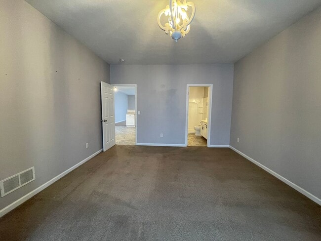 Building Photo - Three Bedroom Home in Kalamazoo