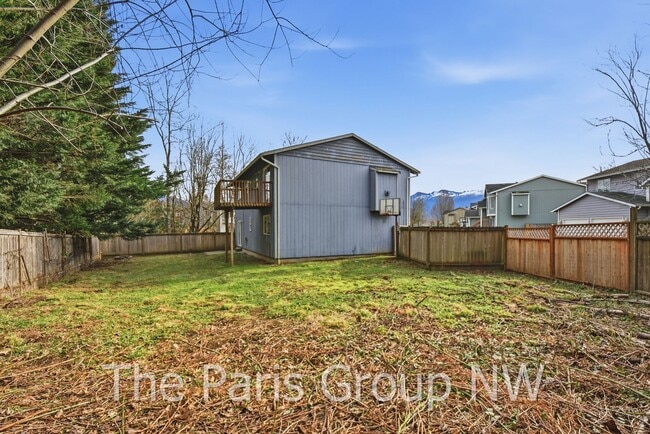 Building Photo - Spectacular Spacious 5BR Home in Sultan * Great Location * New Paint/Flooring/Appliances +++