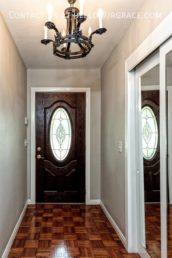 Building Photo - 525 W 4th St