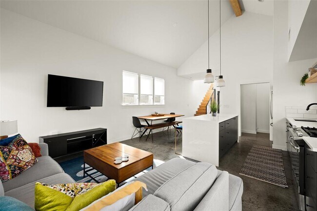 Building Photo - 902 Garden Villa Ct