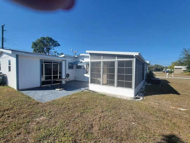 Building Photo - 8385 Aero Ave