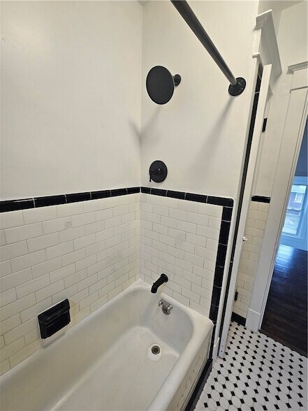 Building Photo - 1301 Broadway Ave