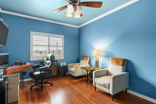 Building Photo - 5815 Durango Dr