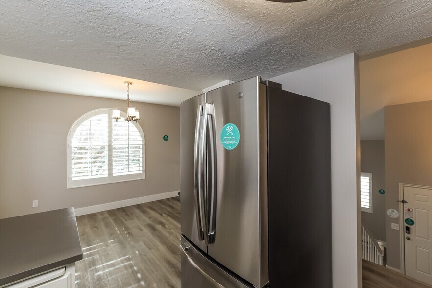 Building Photo - 6873 S 3235 W