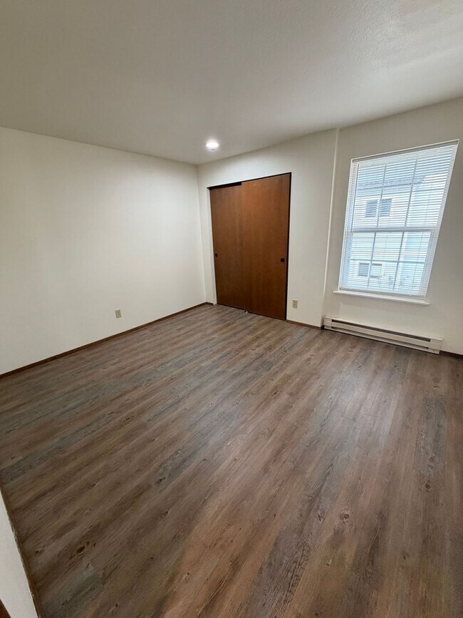 Building Photo - 5691 Eagle Pkwy