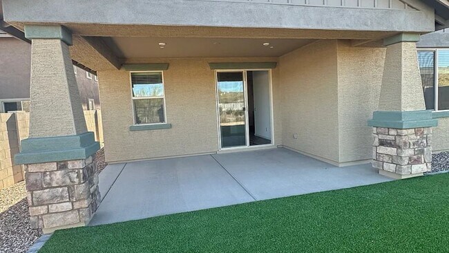 Building Photo - Beautiful Vistancia Home