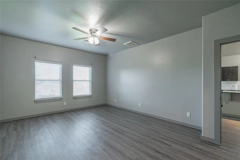 Building Photo - 604 NW 175th St