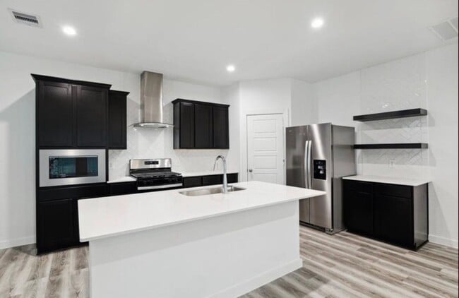 Building Photo - 2911 Crown Gate Dr