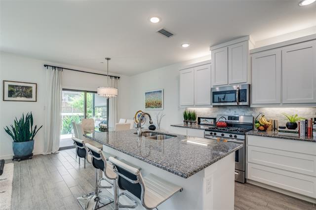 Building Photo - 2724 Splendor Ln