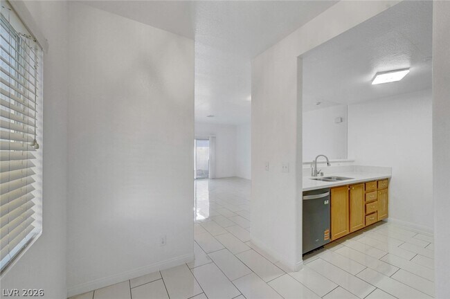 Building Photo - 1453 Morro Creek St