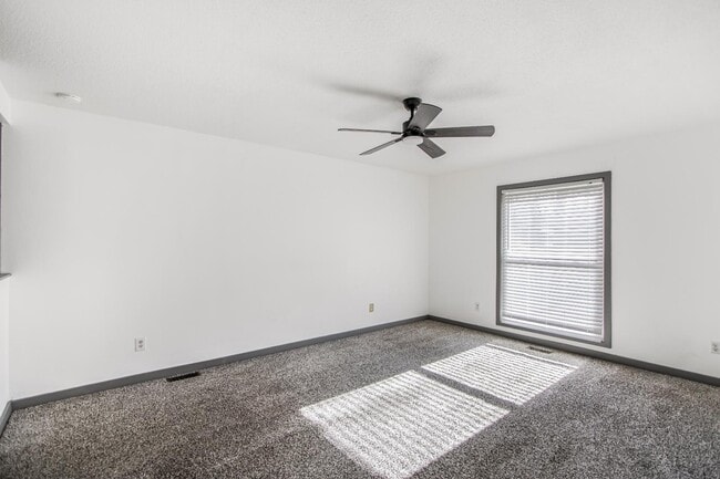 Building Photo - 315 Whipple Tree Ln