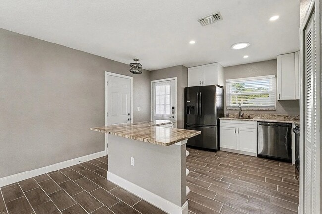 Building Photo - Newgate Street Northwest