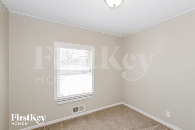 Building Photo - 9500 E 69th St