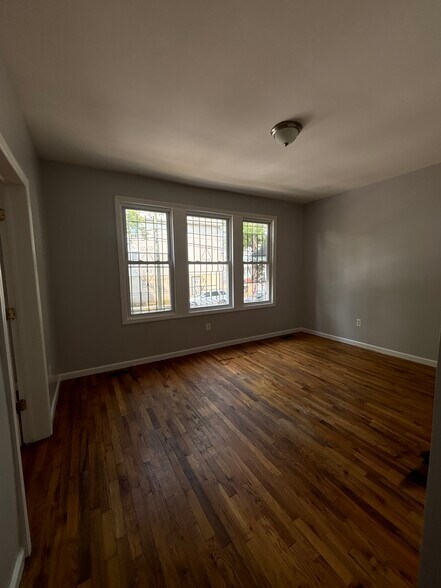 1R - 641 15th Ave