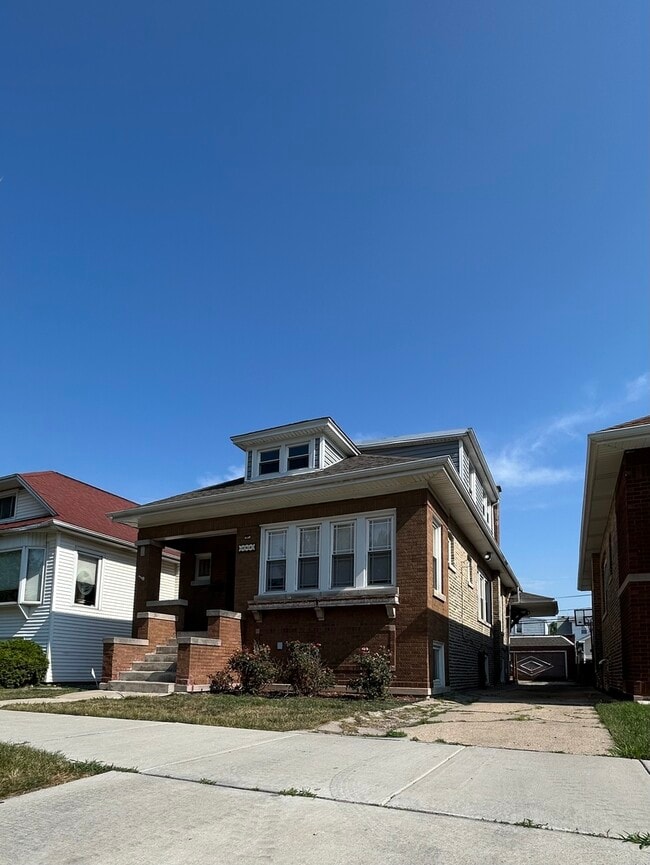 Building Photo - 4942 W Altgeld St
