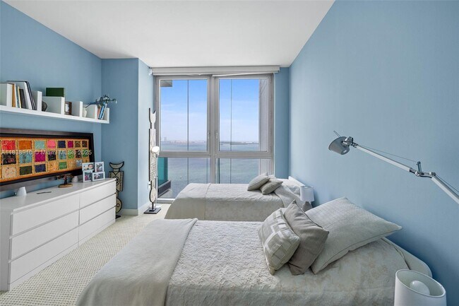 Building Photo - 1331 Brickell Bay Dr