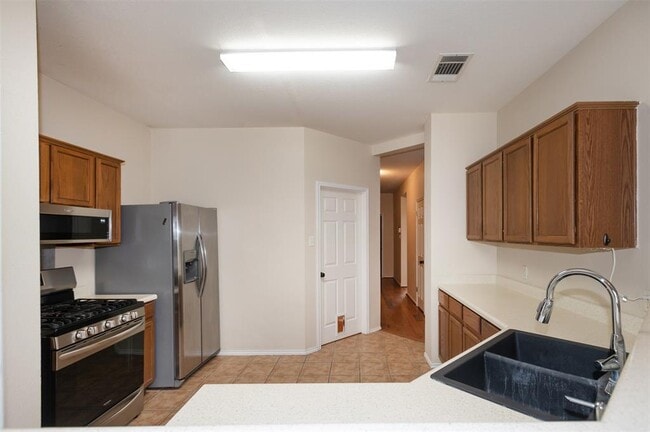 Building Photo - 170 Masonwood Dr