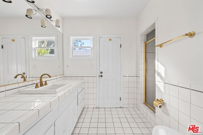 Building Photo - 2941 Motor Ave