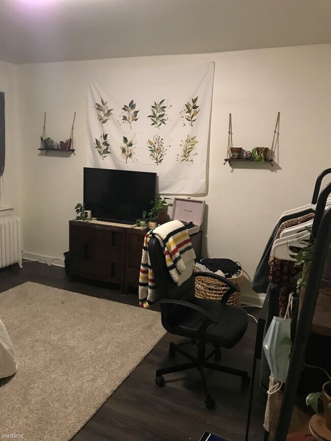 Building Photo - 3 br, 1 bath House - 200 Chesterfield Rd