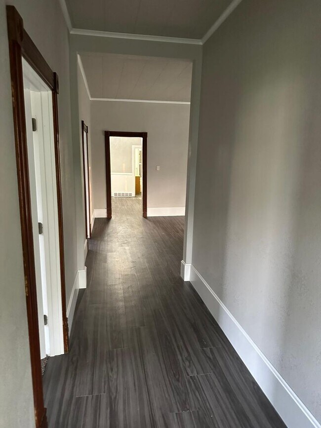 Building Photo - For Rent: 3 Bed / 1 Bath Home in Oconto