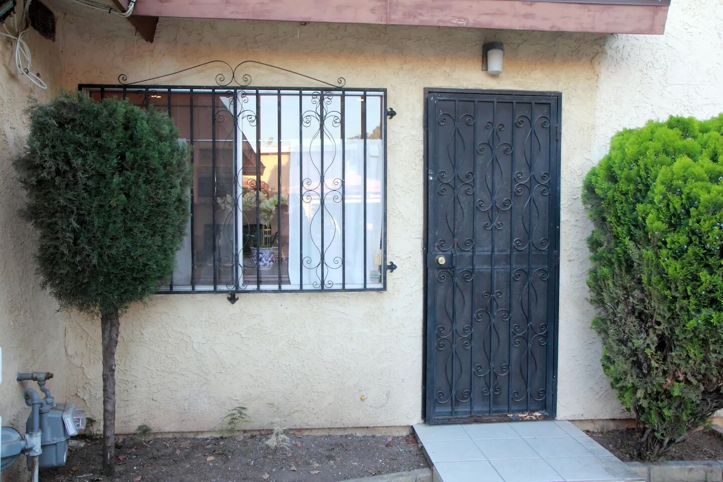 Building Photo - 12118 Ramona Ave