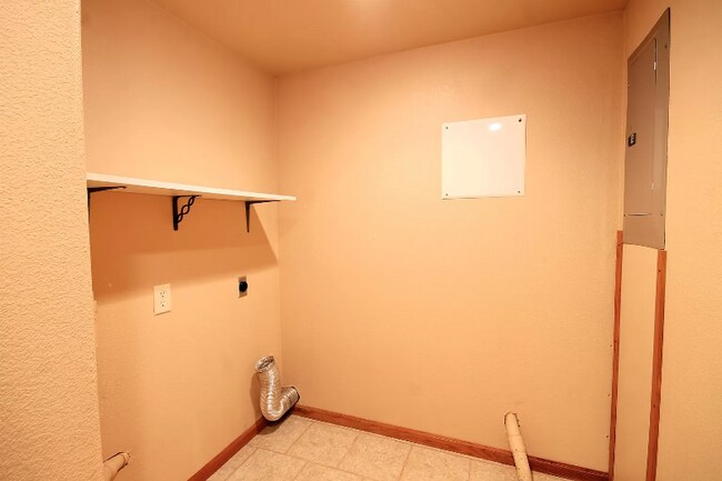 Building Photo - 703 8th St