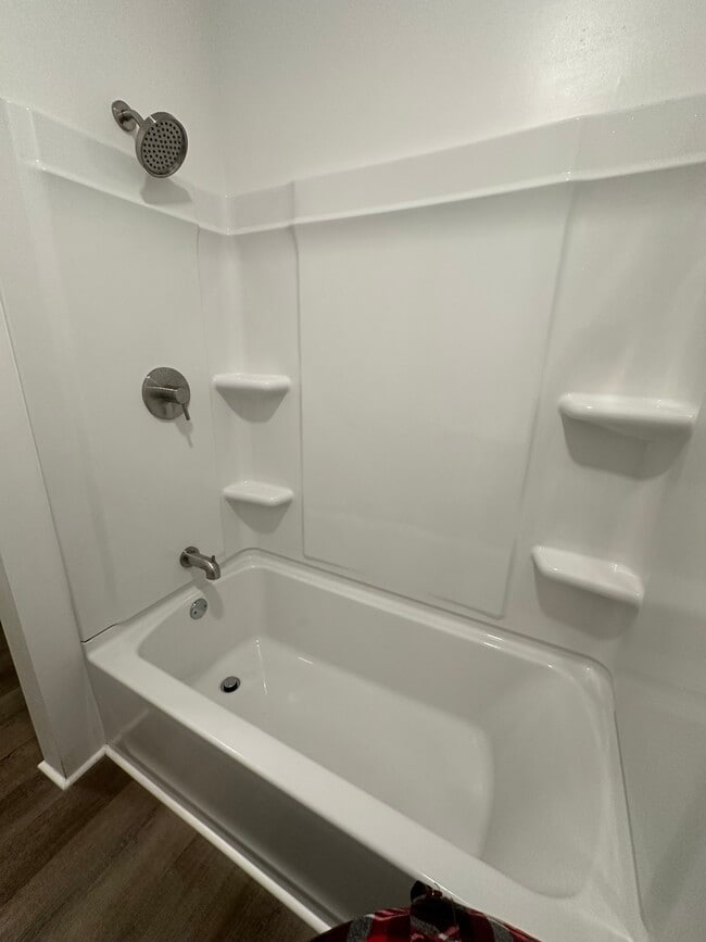 Building Photo - 617 Pender St