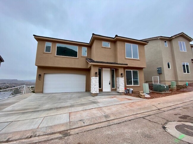 Building Photo - 438 N Stone Mountain Dr