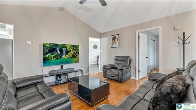 Building Photo - 115 White Oak Ct