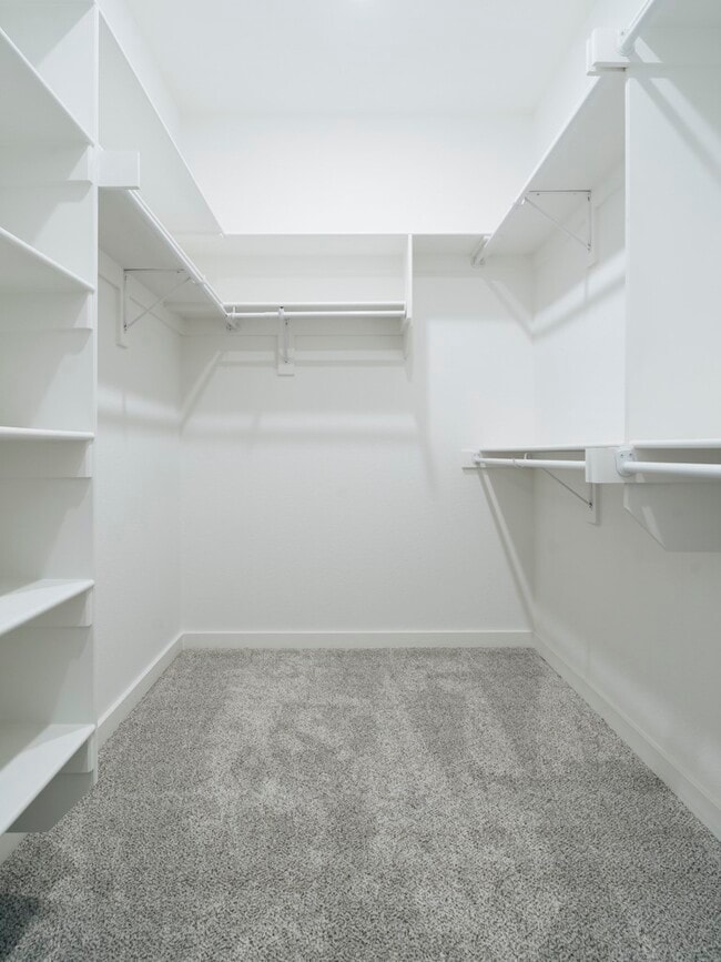 Building Photo - 441 Willow Dr