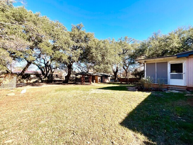 Building Photo - 5303 Shady Oak Cir