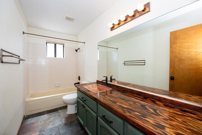 Building Photo - 3460 E Sombra Ln