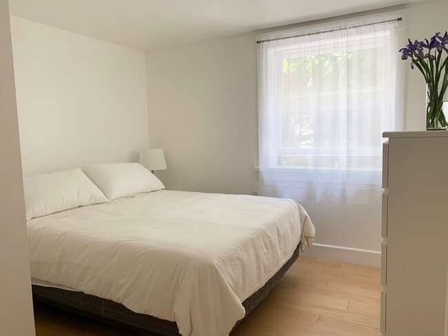 Furnished as in picture - 2625 3rd St
