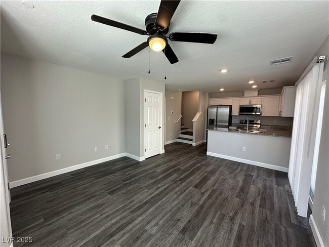 Building Photo - 2834 Champagne Gold Ave