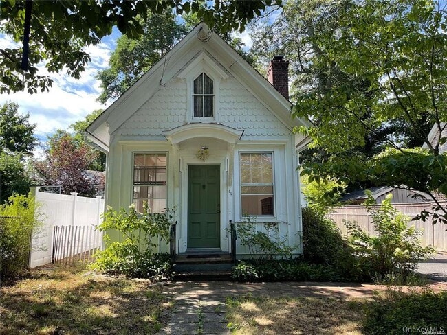 Primary Photo - 44 Cedar St
