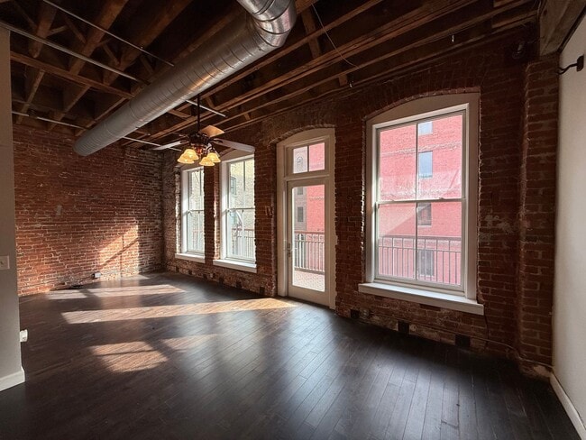 Building Photo - Bonnie Jean Flats