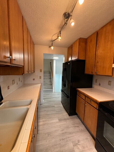 Building Photo - 6318 Bannister Dr