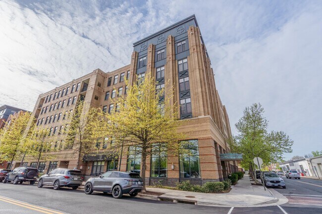 Building Photo - 525 N Fayette St