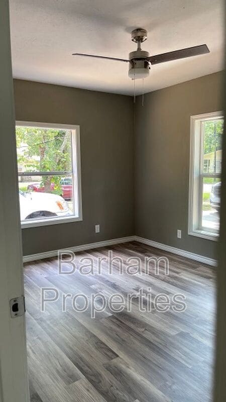 Building Photo - 916 Cason St