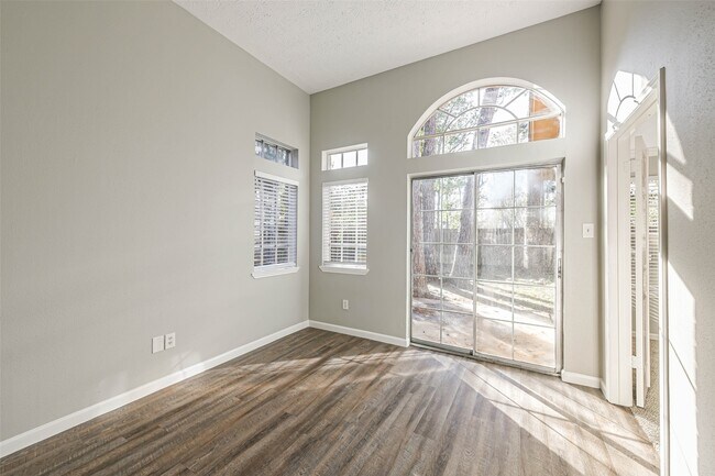 Building Photo - 5507 Village Springs Dr