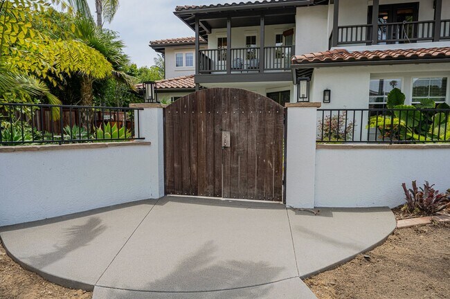 Building Photo - Resort-Style Encinitas Estate with Pool UNFURNISHED