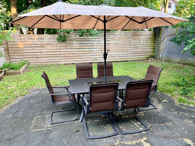 Building Photo - 68 Mission St