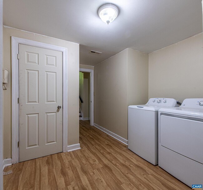 Building Photo - 337 Carrsbrook Dr
