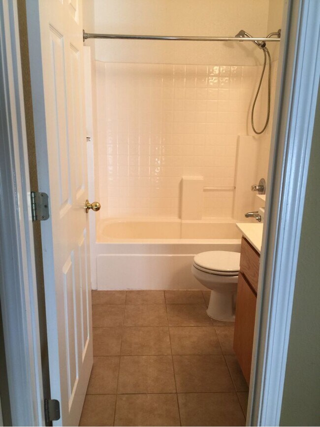 Building Photo - 2304 Halsey Cir
