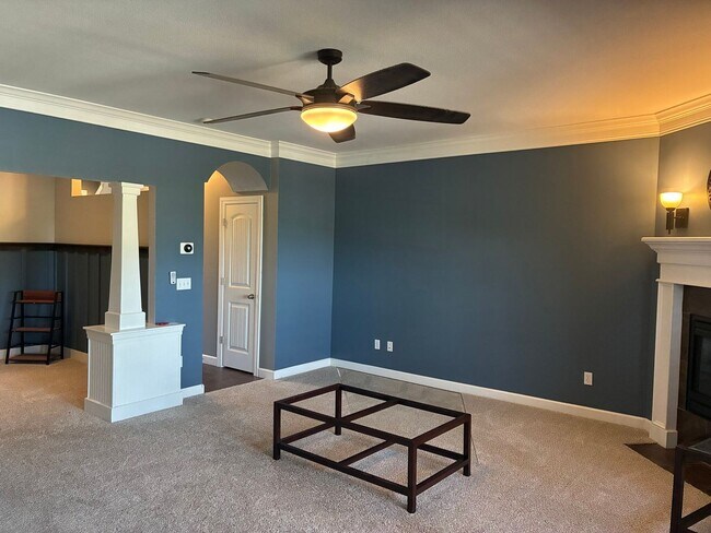 Building Photo - 4207 Gladden Ln