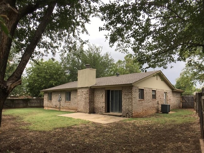 Building Photo - 1013 Mercury Cir