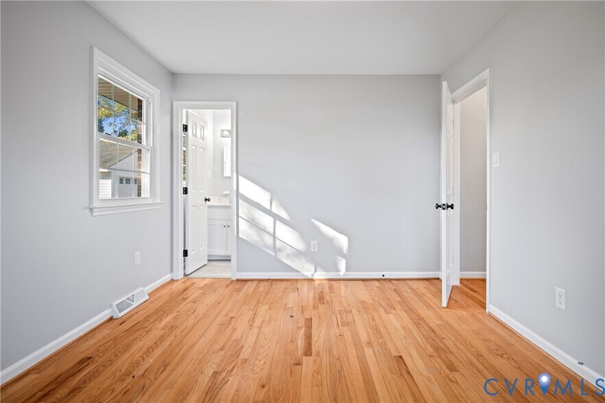 Building Photo - 3908 Pfost Ave