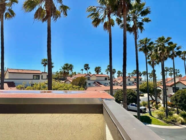 Building Photo - The Colony | Oxnard | 2 Bedroom + 2 Bathroom + Loft
