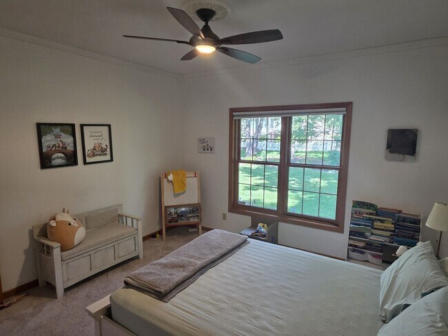 Building Photo - 3 bedroom executive ranch in Sussex