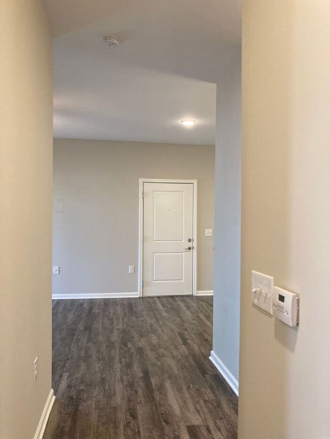 Building Photo - Renovated Mallard Creek Apartment for Lease!